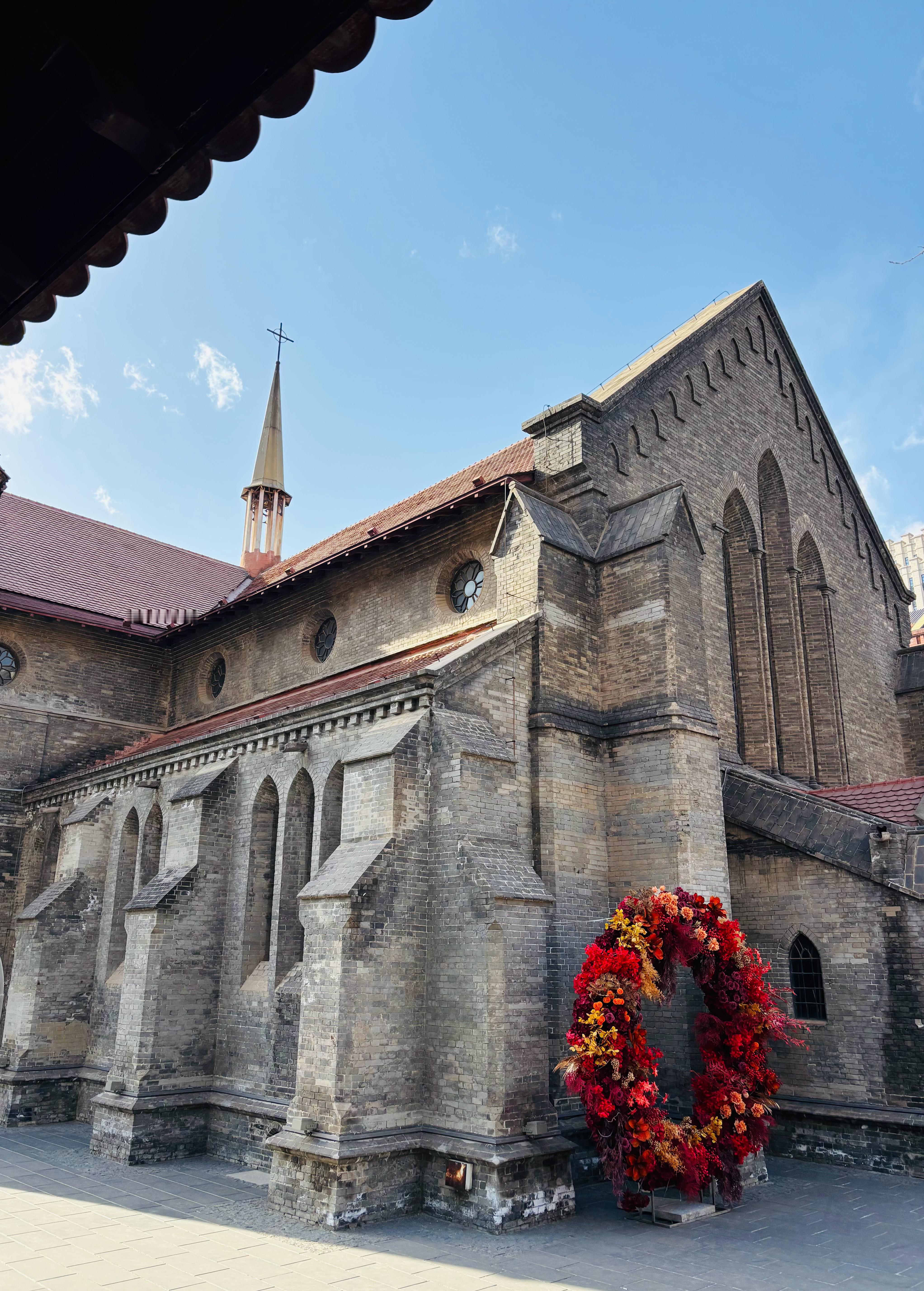 风很大，阳光也挺足，气温低，也刷着步数。天津·安里甘教堂