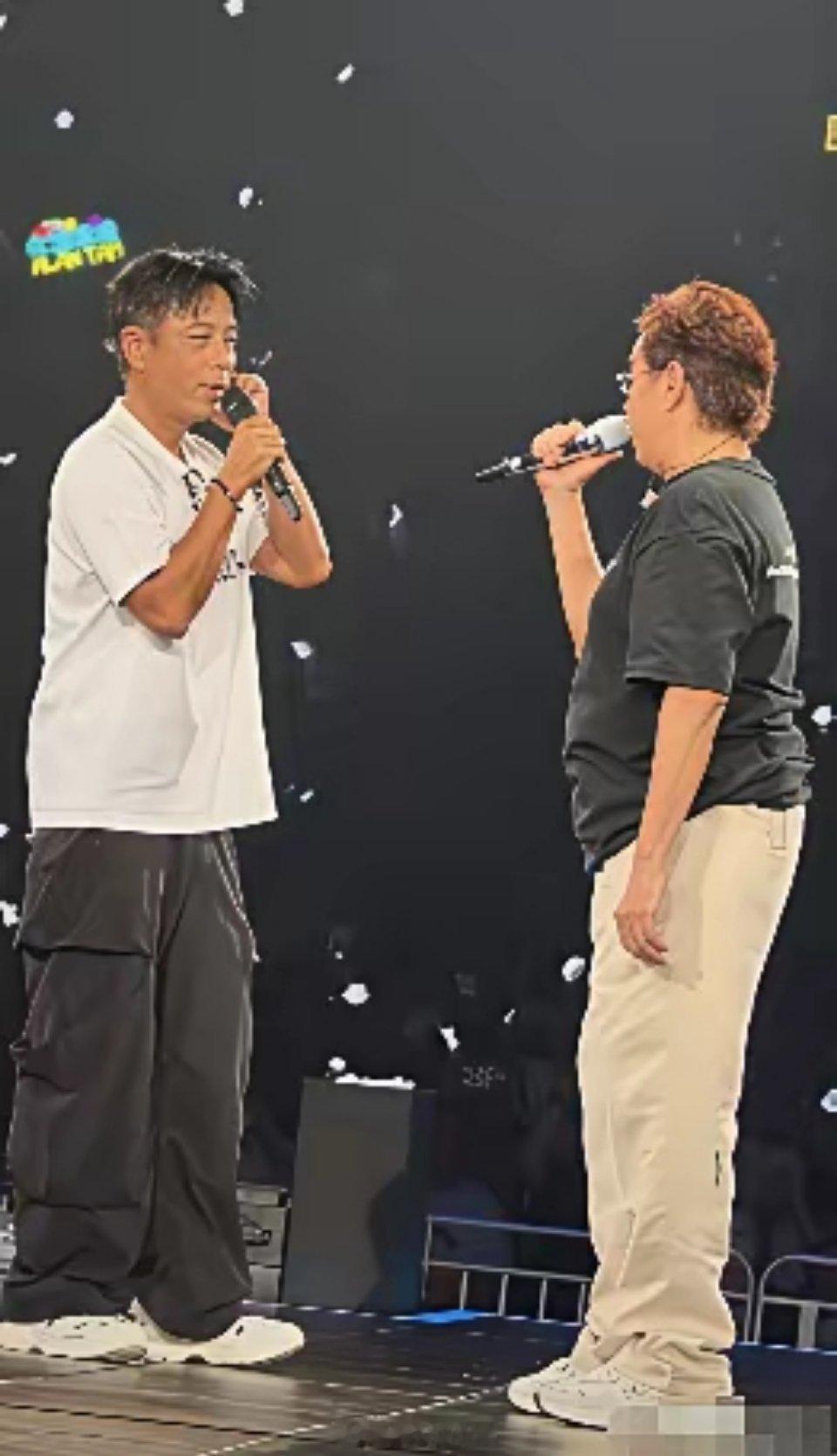 76岁谭咏麟首场香港演唱会大获成功！成龙，刘德华，郭富城，张学友一众好友送来花篮
