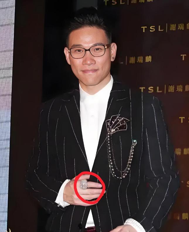 刷到热搜才知道，苏永康演唱会确实被官方取消了。说真的，我实在没法同情——20
