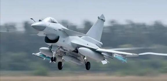 现在终于明白为什么歼10C卖不出去了，因为世界各国都在等土耳其仿制的歼10C。