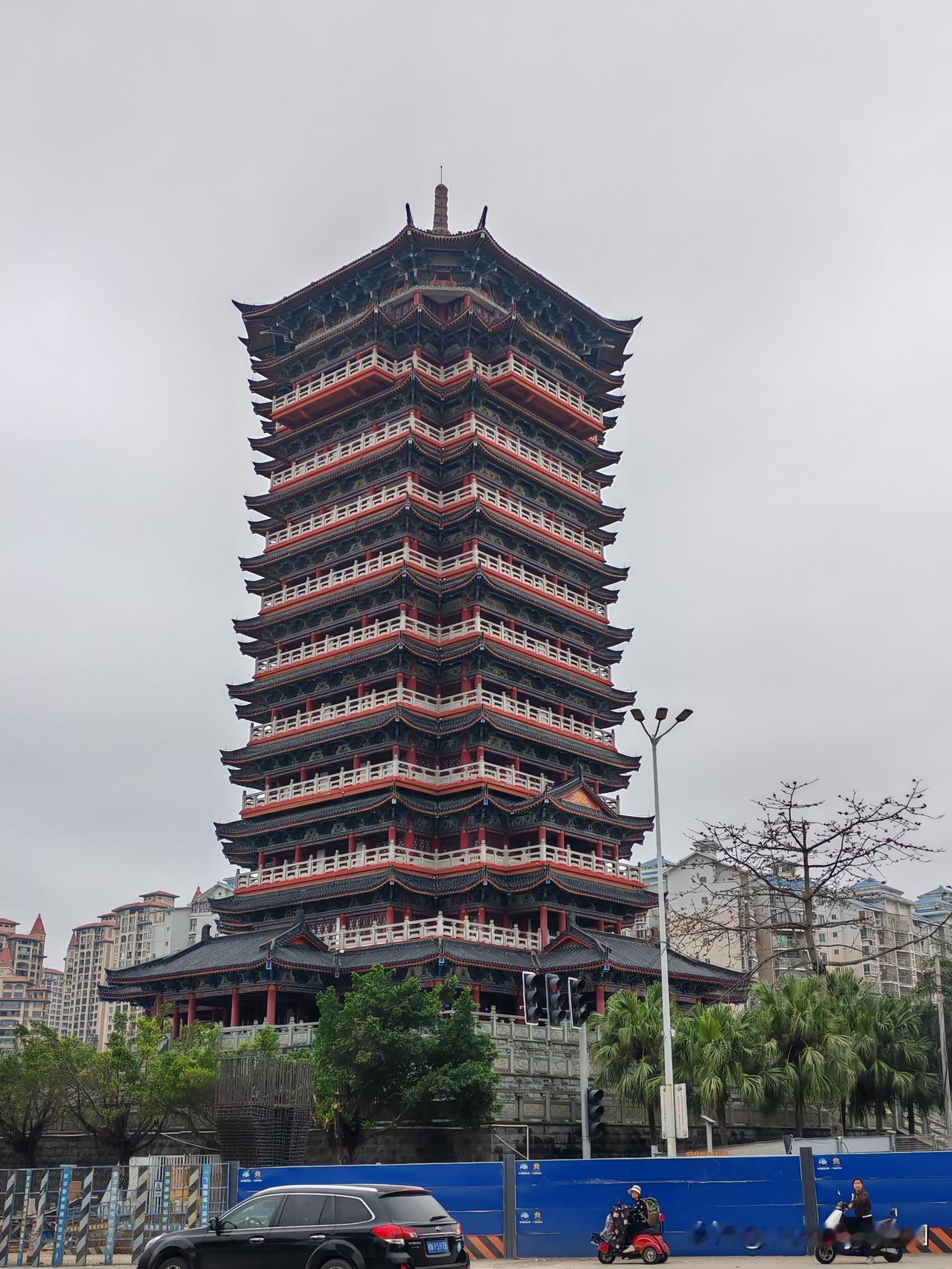 钦州和谐塔开着房车去流浪广西钦州第二站：和谐塔看了简介，和谐塔是钦