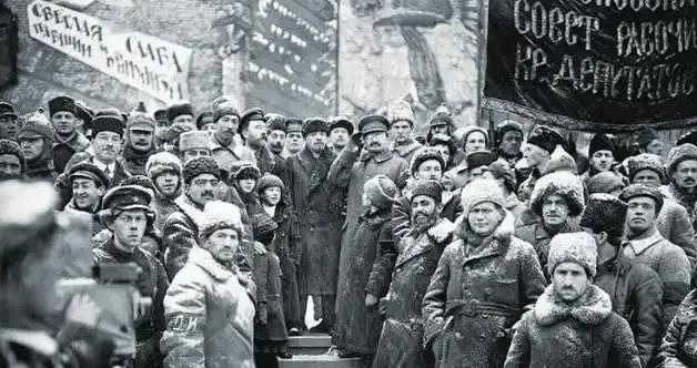 苏联为何始终拒绝承认国际公约？斯大林一句话揭露真相：绝不能让人民知道“敌人守规矩