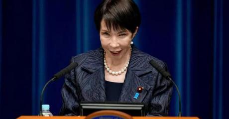 重磅消息！中国百艘军舰集结东海！看谁敢有小动作！东海的海面，最近不太