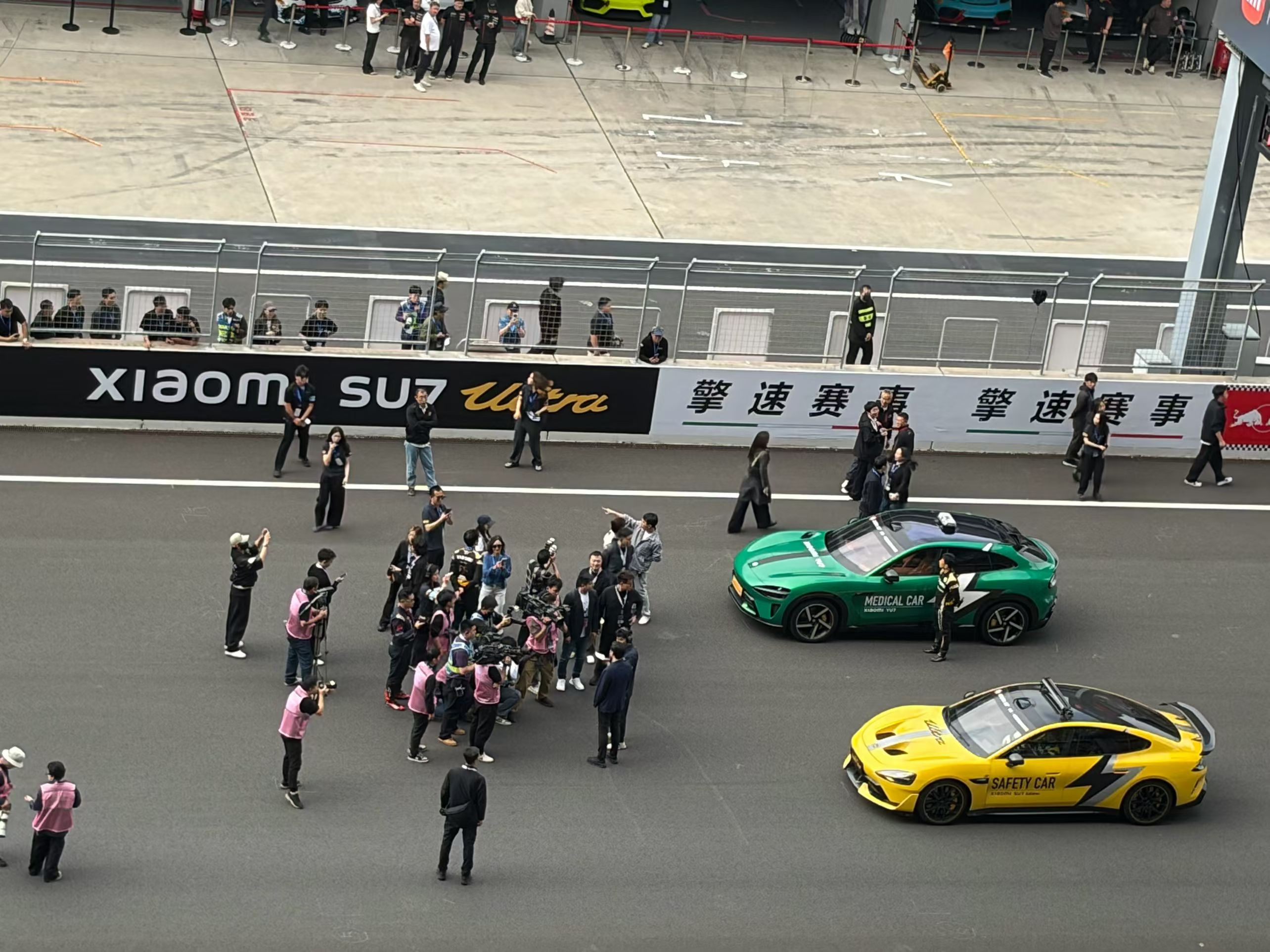 我就说雷总会来的，今天又赛道巡游