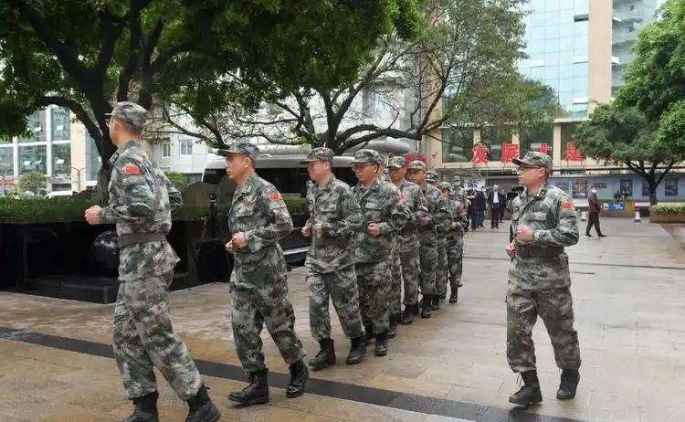 13名中国军医远赴埃塞俄比亚：一年坚守，点亮非洲高原生命之光5月16日凌晨