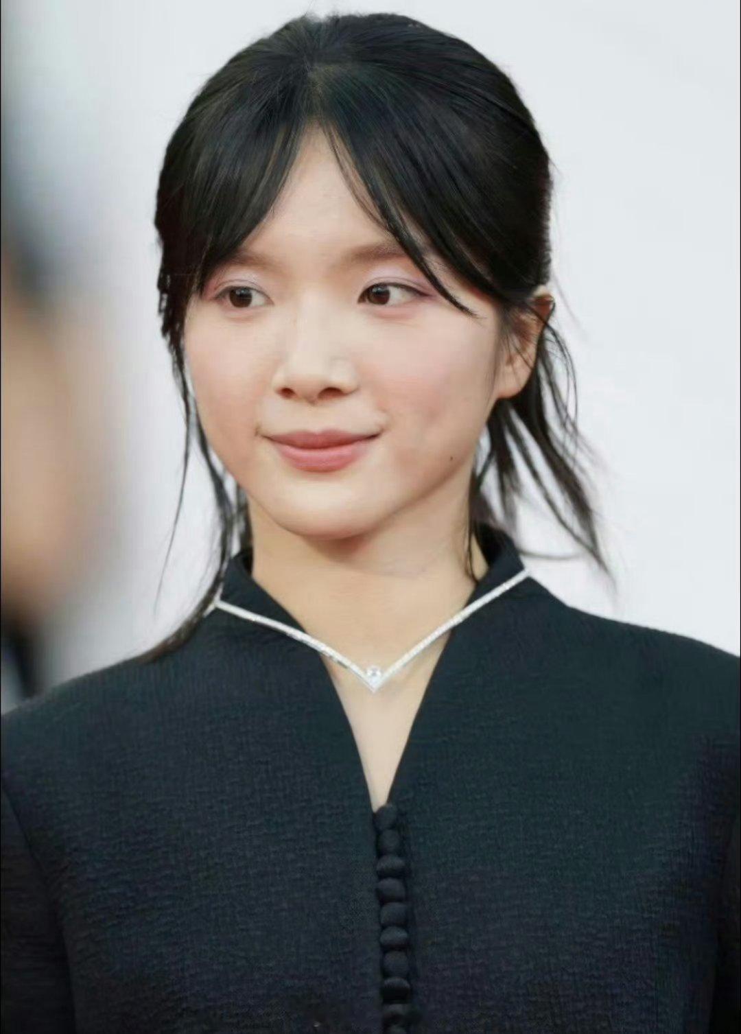 居然是雕的衣服，雕的衣服真的有够……​​​