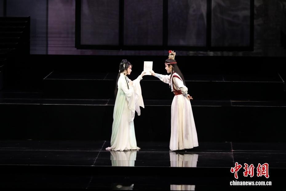 【台湾观众高度评价陈丽君我的大观园】陈丽君感谢台湾观众喜欢我的大观园2月25日