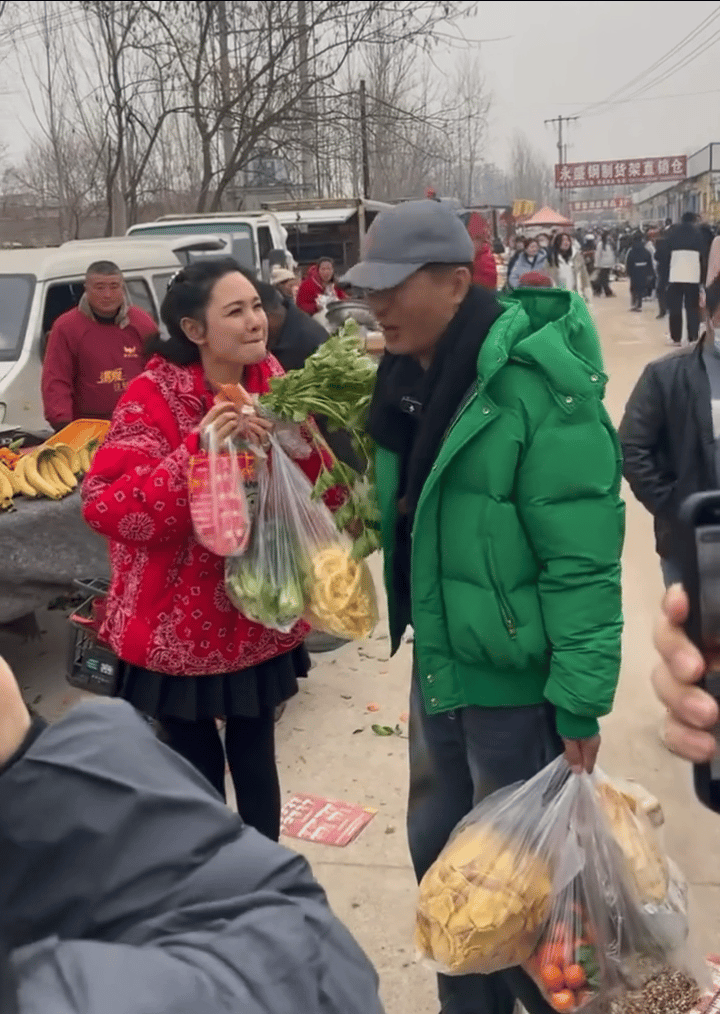 女人撒娇并不会让人反感但是要看场合[微笑]郭晓东的嫌弃不像是演的程莉莎都