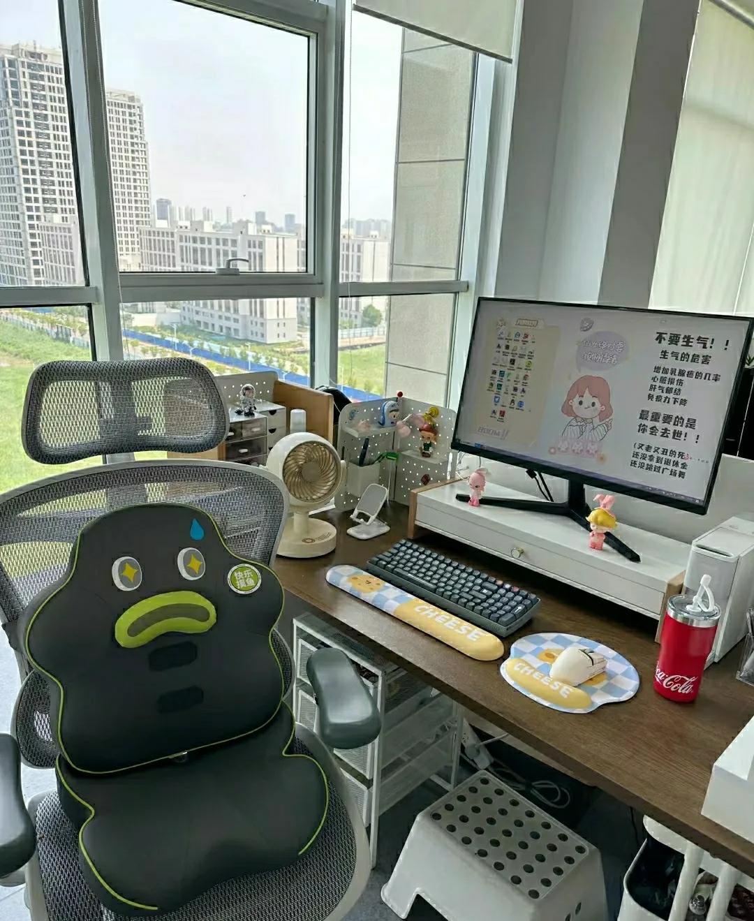 职场里的几种狠人1：上班不摸鱼2：听完60s废话语音3：从不迟到4: