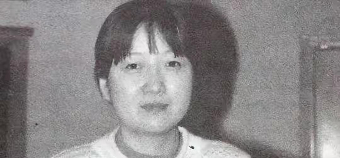 挤走宋丹丹上位，嫁给英达27年，北大才女梁欢的“报应”来了？文|屿骰