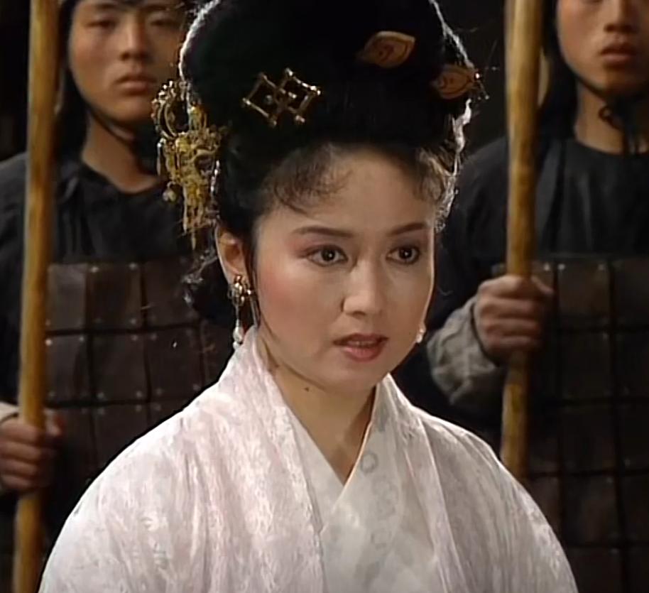 曹操为什么那么喜欢张绣的婶母？那么，假如你是曹操，你会怎么办？曹操听从自己谋