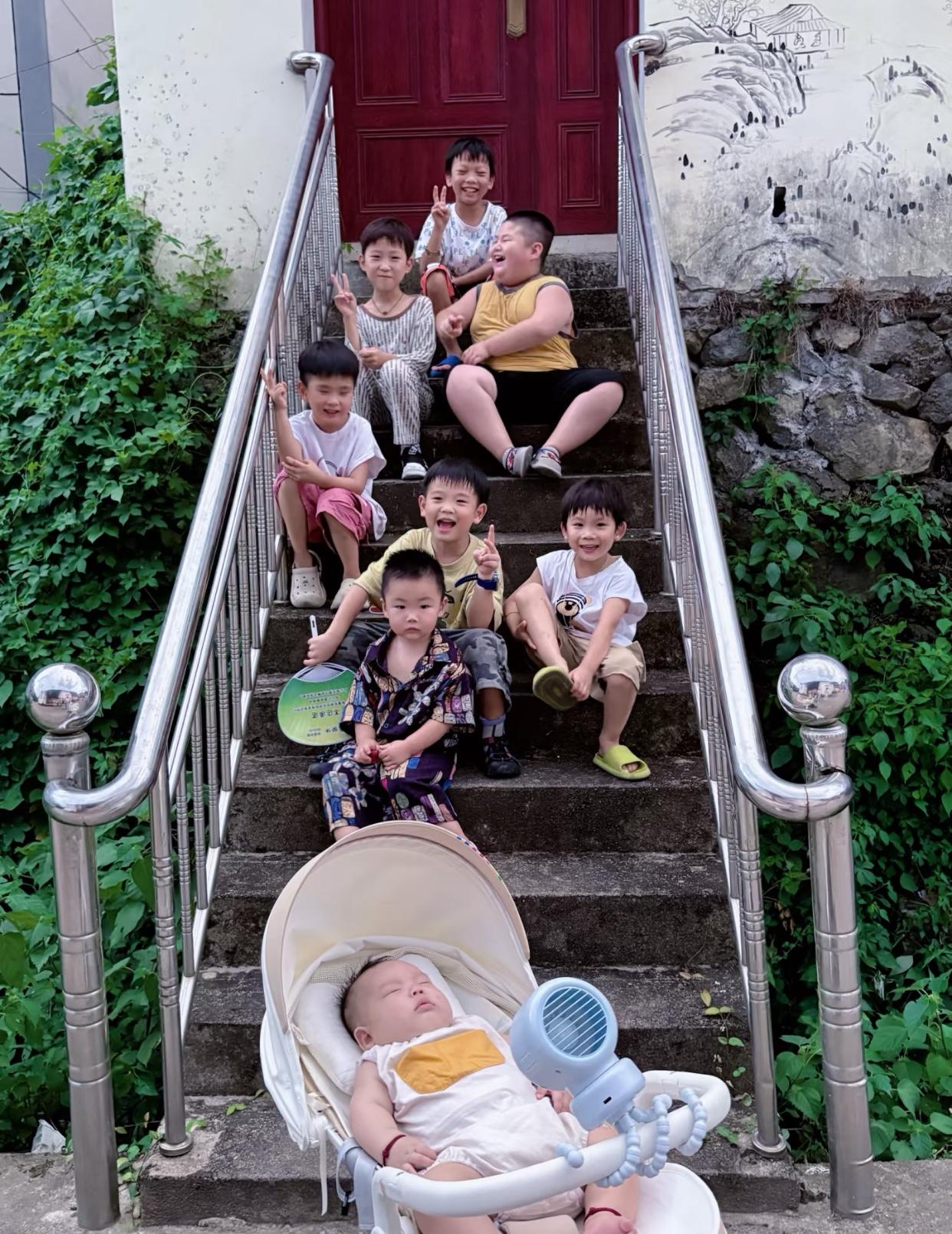 我也想问问老天爷，为啥我家姐妹好几个就是生不出一个女儿？我妈生了四个女儿被旧