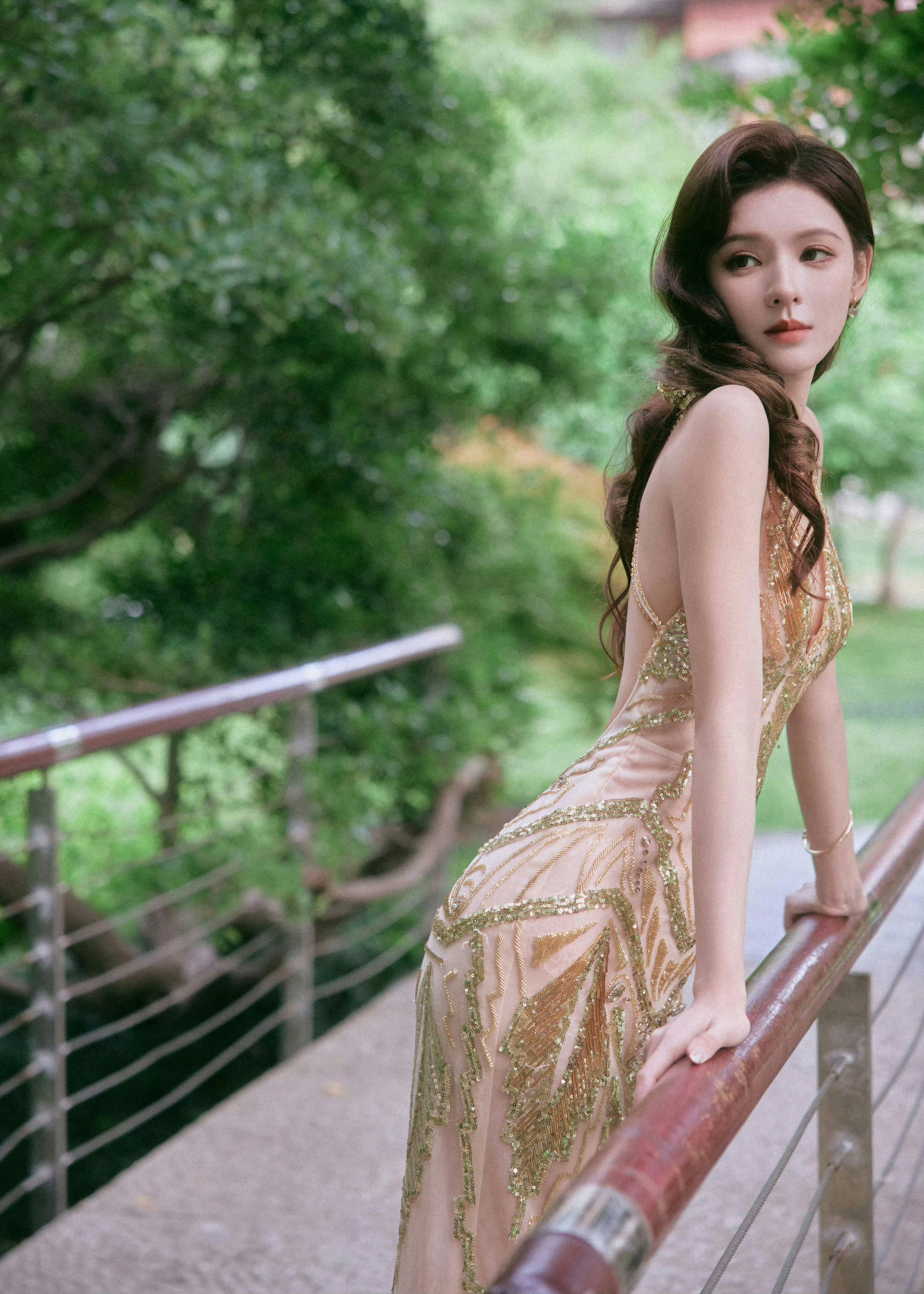 不敢想张予曦真人有多美张予曦腰身比