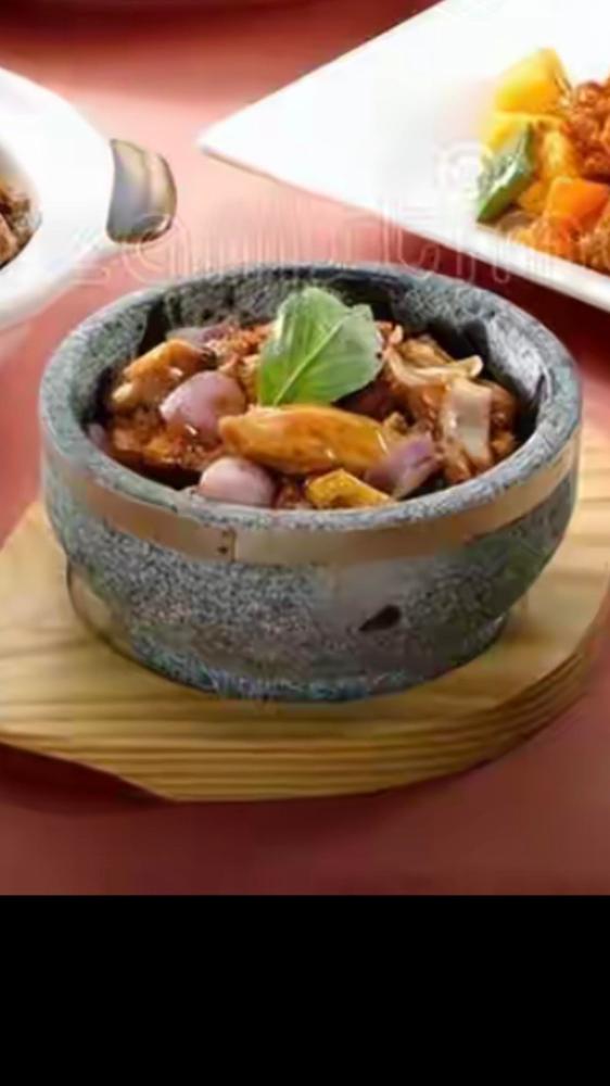 二型糖尿病病人的一日饮食记录。早餐：一个水煮蛋，一份玉米，一份苹果水，一份全麦面