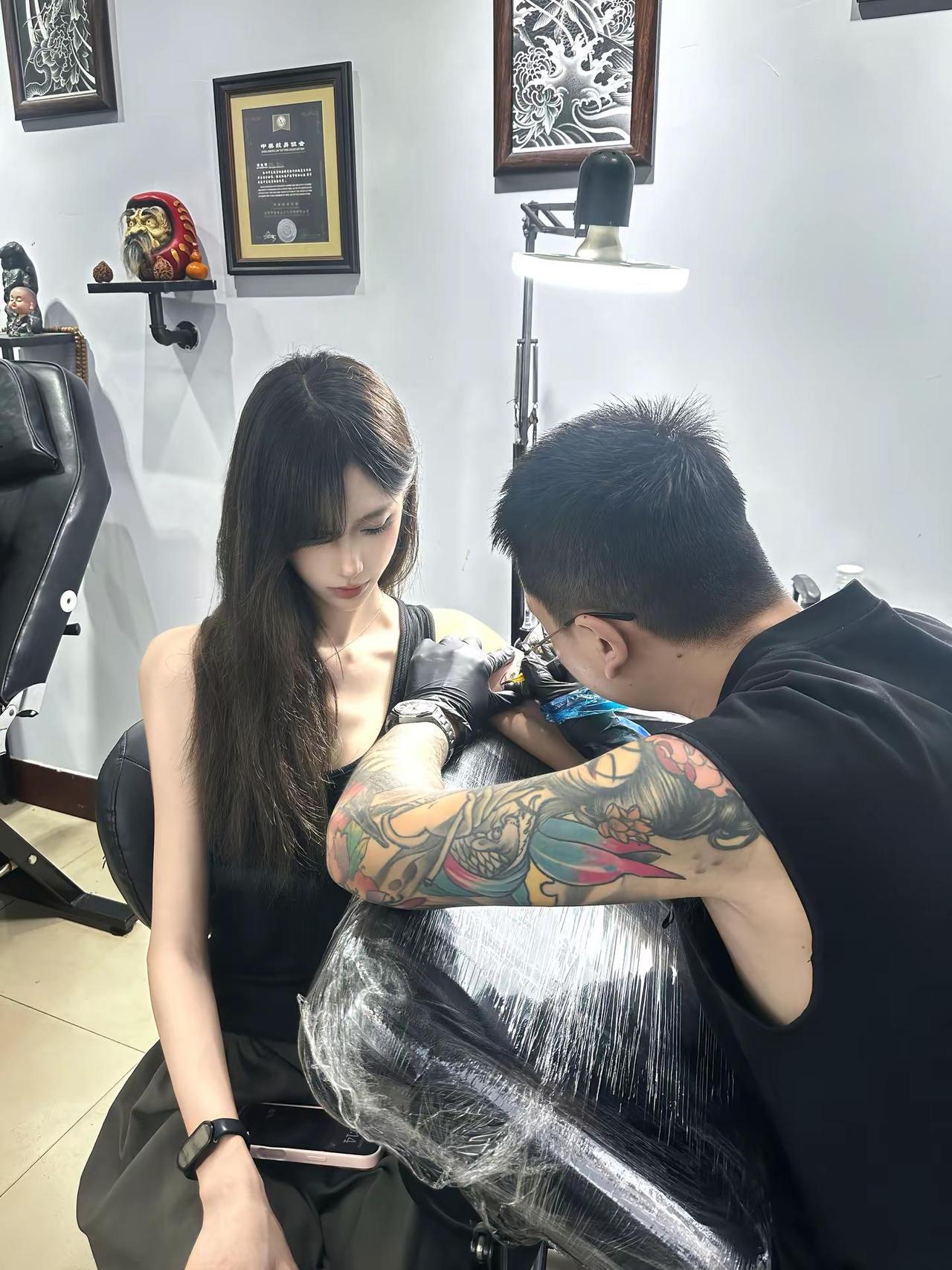 告诉我你的秘密还有纹身的意义纹身
