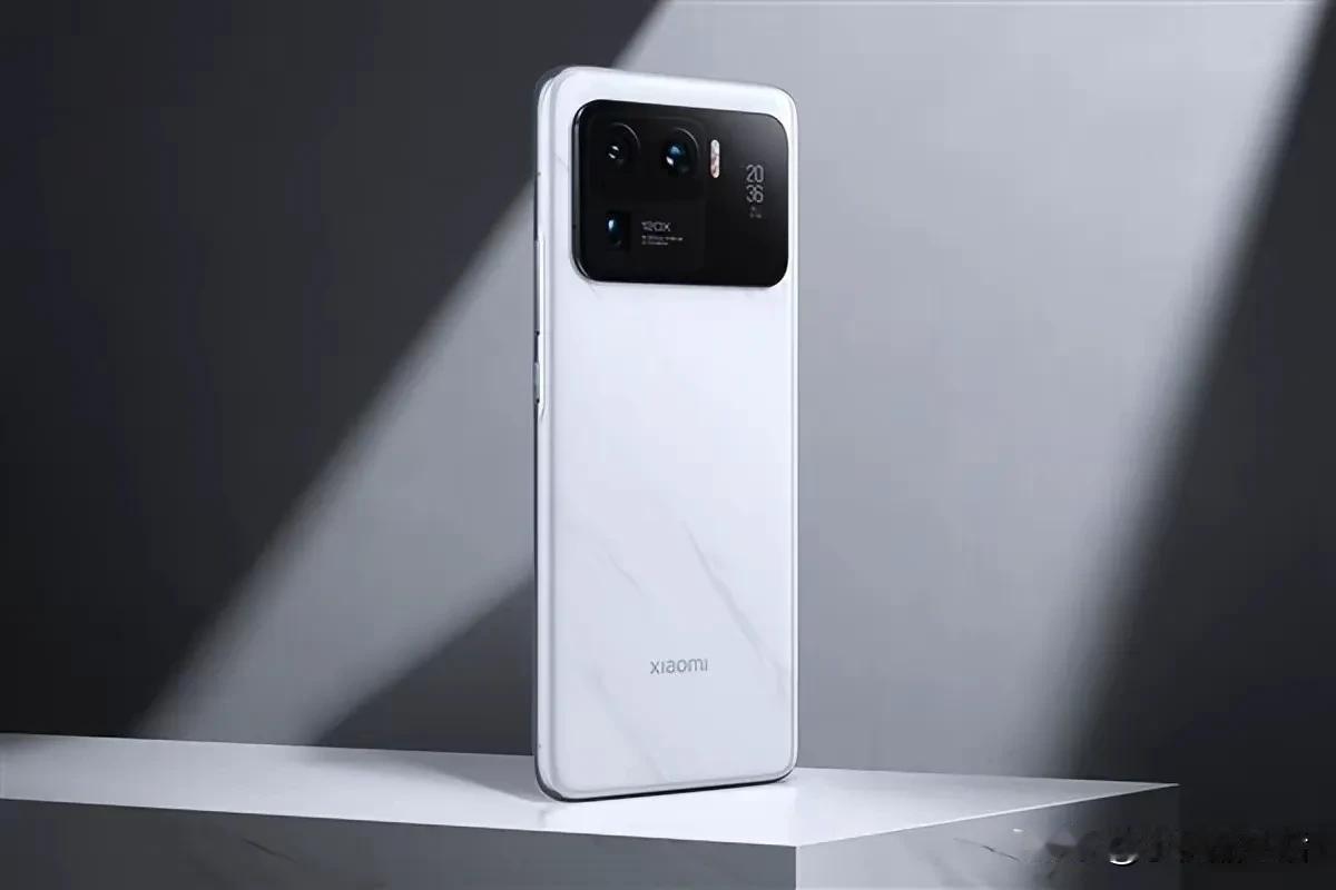 小米16ProMax副屏功能曝光：不止通知提醒，还有很多快捷玩法近日，有