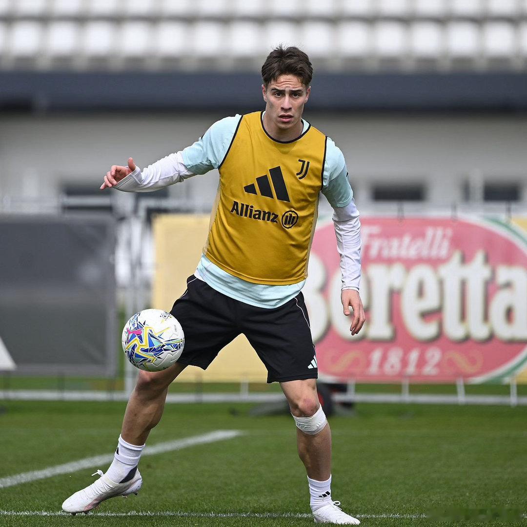 都灵体育报：伊尔迪兹在对阵亚特兰大时被戴维替换的变动不仅仅是技术性的，而是预防性