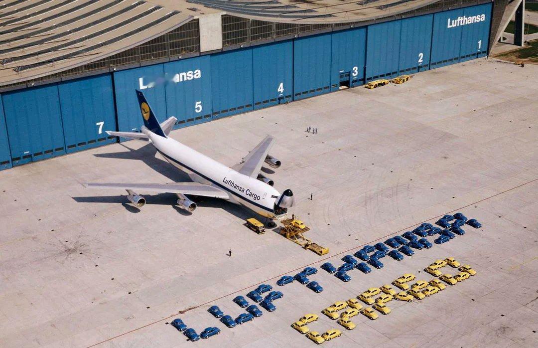 1972年。汉莎货运使用波音747-200F一次性运输72台大众甲壳虫宣传搭载能