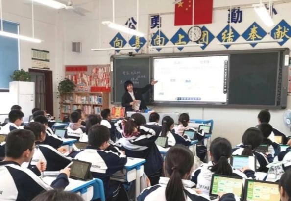 就在这几天，教育部一纸通知下来，直接砸了某些人吃了好多年的金饭碗。从2026年4