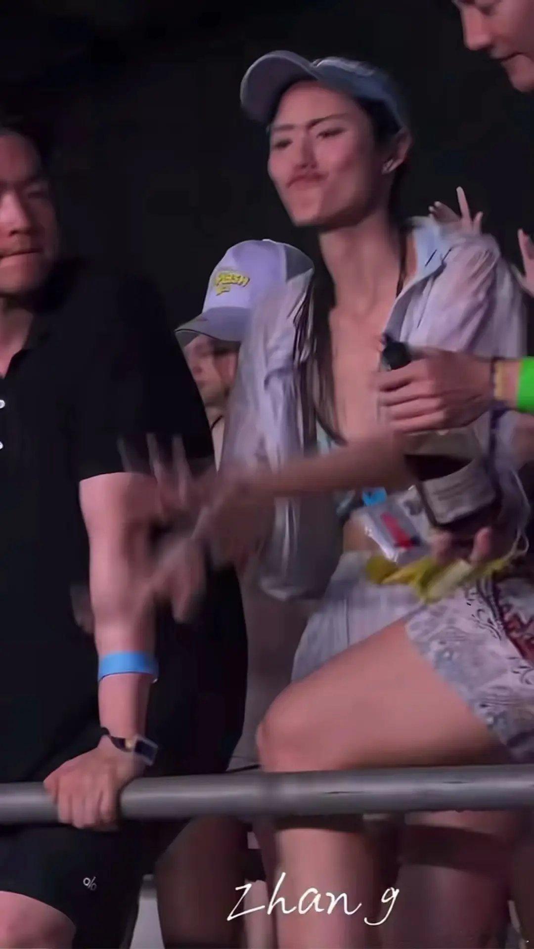 大姐，这是过节不是退圈精