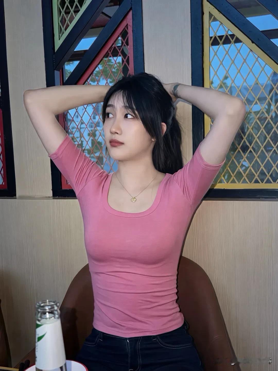 粉红夏天，少女心炸裂！冰淇淋冒泡，汽水碰杯，这个季节，连空气都是甜的。