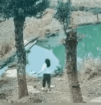 遇到这样的孩子怎么办？说两句就跳河，这哪里是“威胁”，分明是孩子在用生命喊