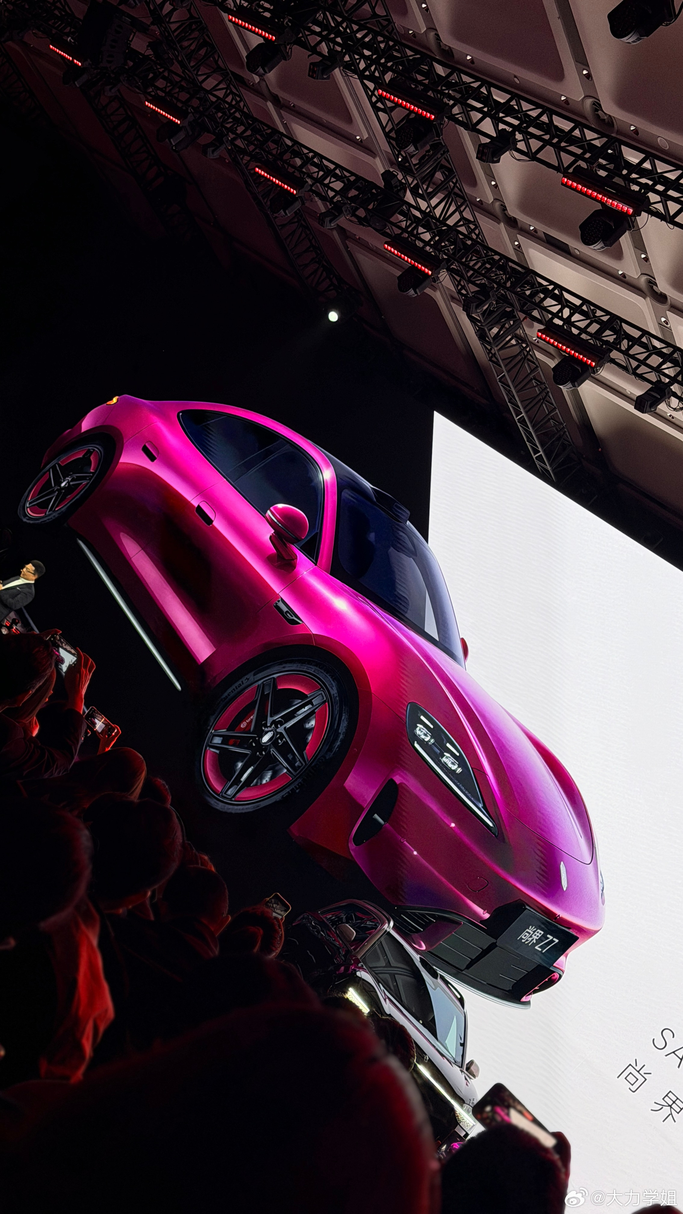 之前，上汽集团总裁说“华为负责顶天立地，上汽负责铺天盖地”，大家还可以...