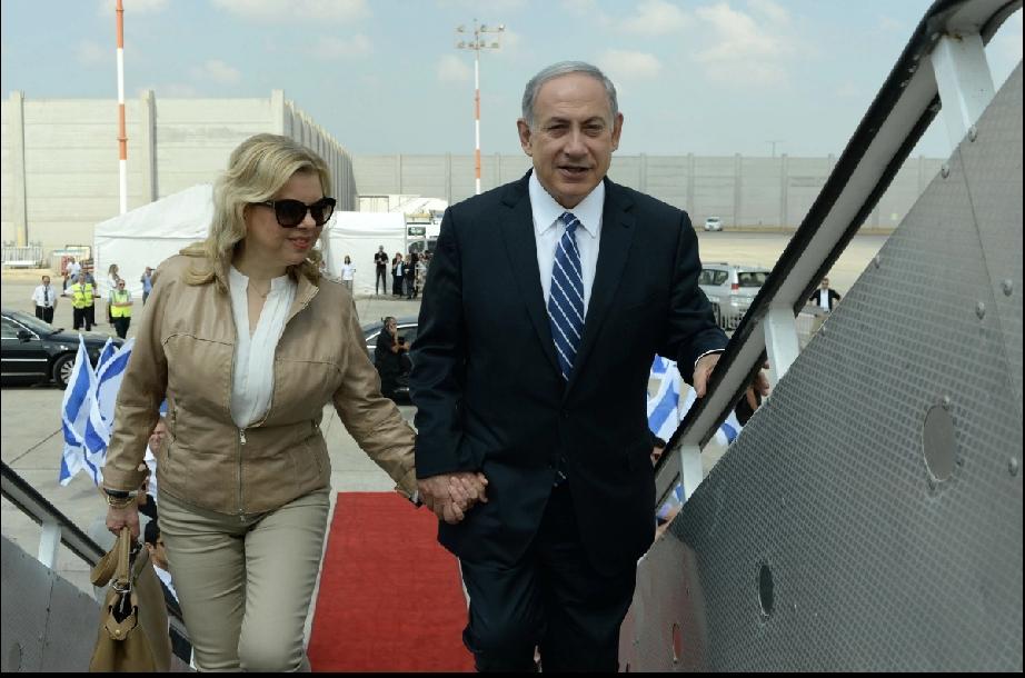 虽说是少年夫妻老来伴，但内塔尼亚胡和萨拉，这对半路的夫妻也挺恩爱的。老两口出