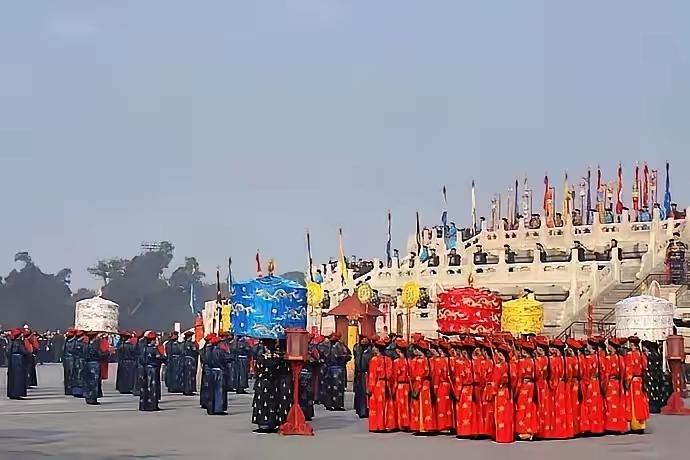 看了最近北京地坛庙会上那事儿，大伙儿肯定会对历史上反清复明有更深刻的认识。1