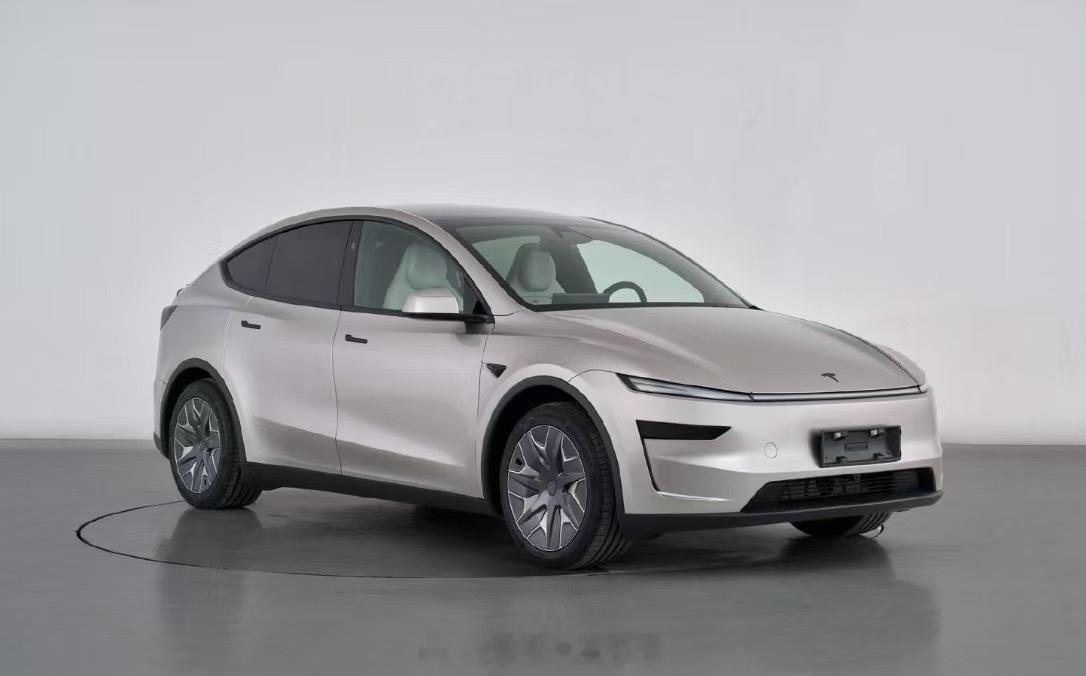 ModelYL工信部证件照来了。长宽高：4976/1920/1668mm轴距