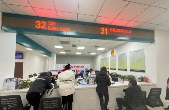 我不愿意给老公爸妈养老，老公和我冷战了10天，我提出了离婚，他同意了，第二天