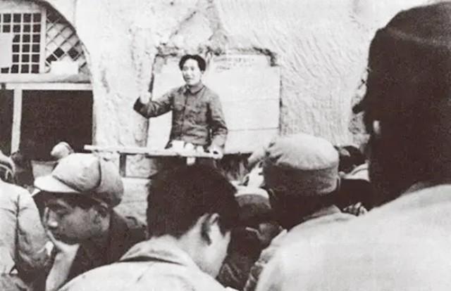 1957年毛泽东罕见到肖劲光家中用餐，李讷坦言这是父亲极少有的特别破例一次！