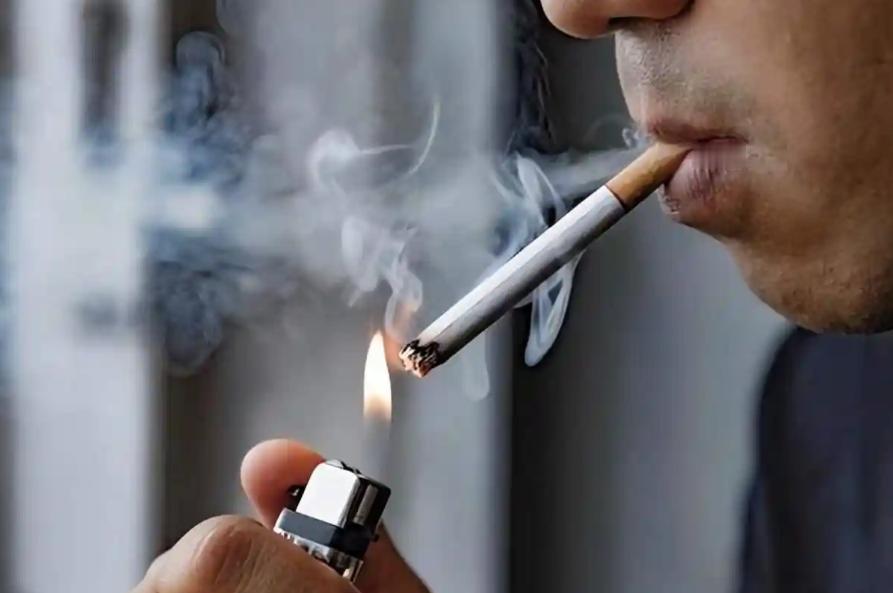 戒烟后没有烟瘾，还能偶尔再吸一支烟吗？听听医生的建议吧老王，五十出头，烟龄三