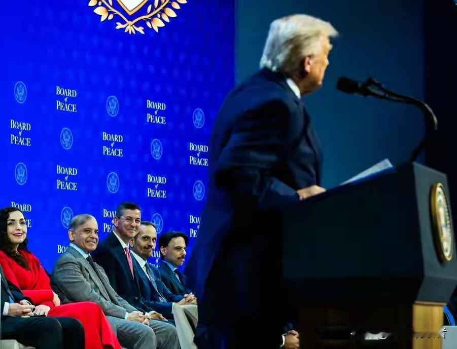 特朗普访华计划不变，但中美关系却发生了变化，为保证访华进程顺利，白宫特意做了两件