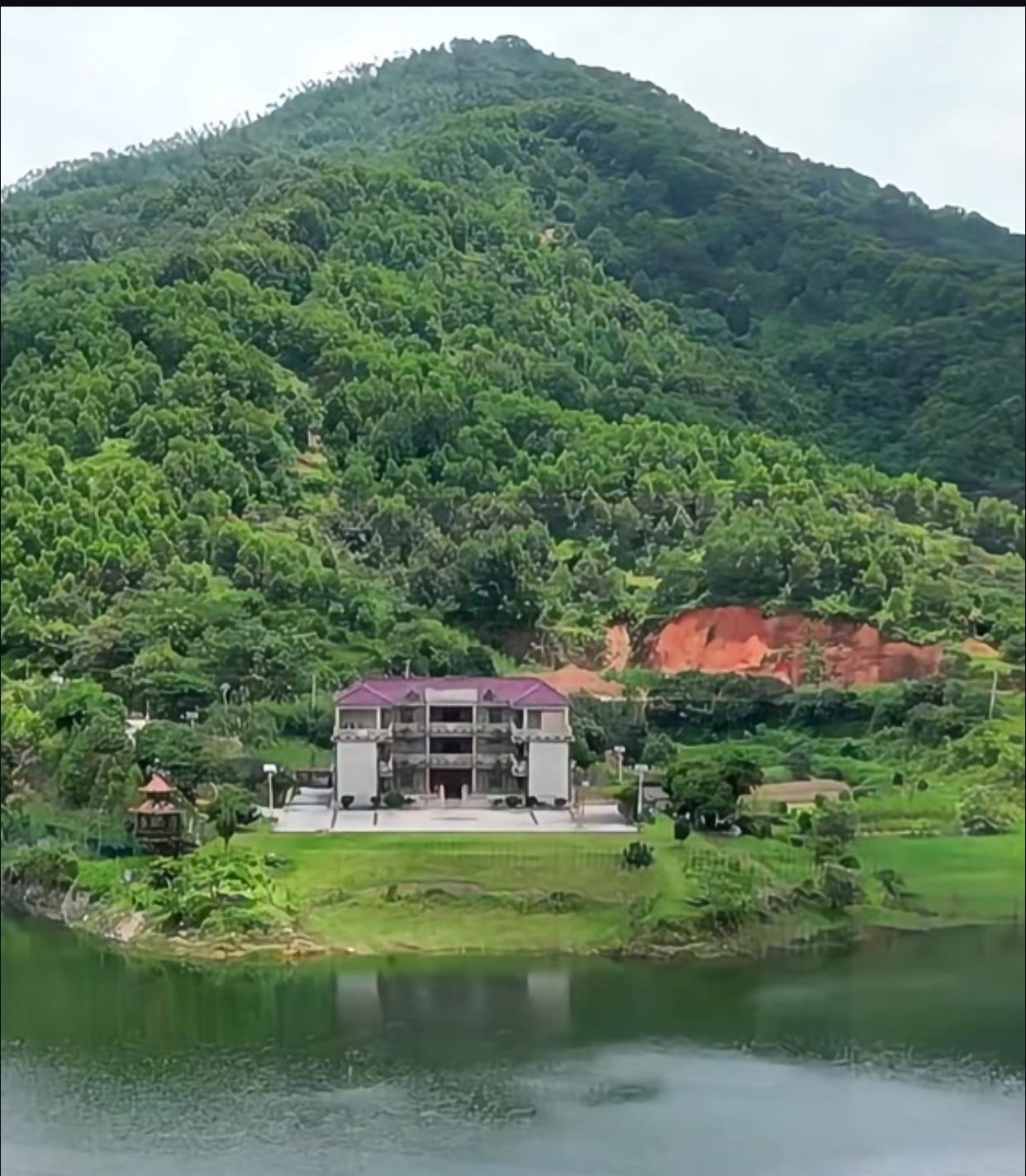 农村无证宅基地确权后，到底发啥证？不少农村朋友都在问：家里那片没证的老宅基