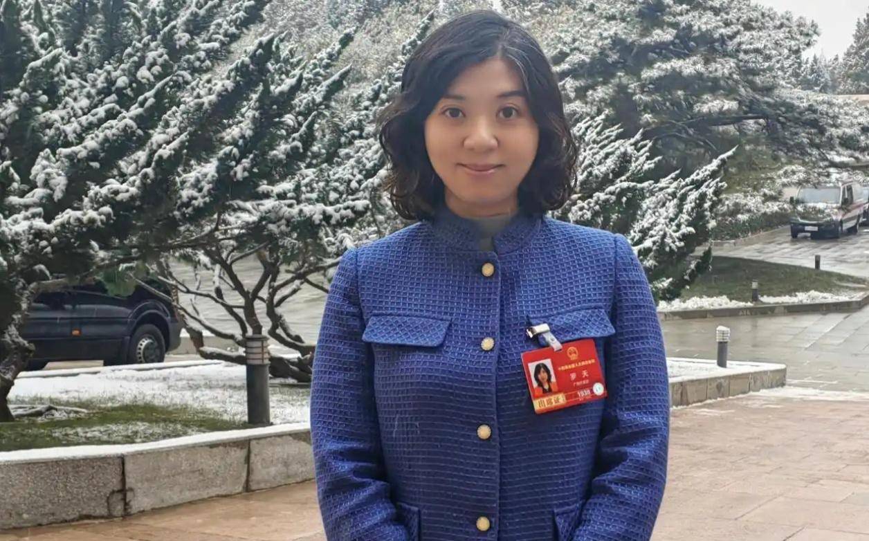 祖父母去世请不了丧假？全国人大代表建议修改40年前旧规“隔代亲”的痛：爷爷奶