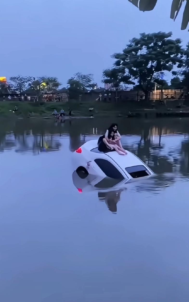 这个泡沫箱子能救命，不过女人还是不要开车吧，危险程度太高了大多数女人不适宜开车