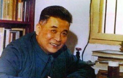 他出生安徽第一家族，曾被鲁迅怼，生的儿子却被十亿华人敬仰。起跑线就比普通人高一等