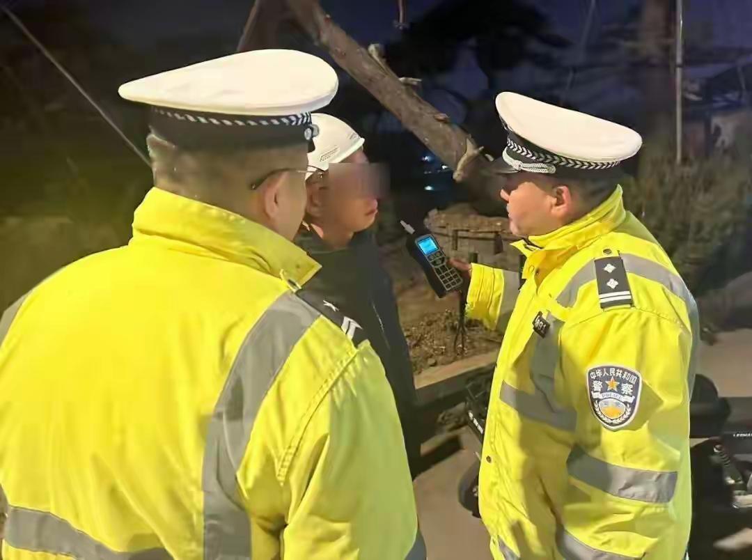 酒后骑电动自行车违法吗？泰安一男子检测后酒精含量高达228mg/100ml给出答