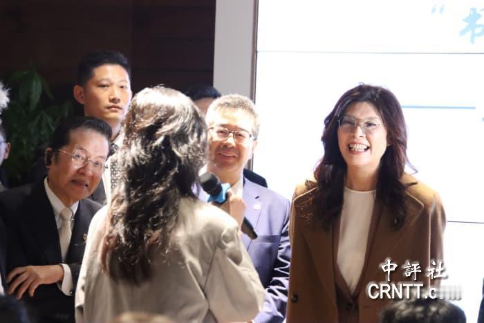 郑丽文与台青互动，称有看过电影《长安的荔枝》中国国民党主席郑丽文8日下午在上海