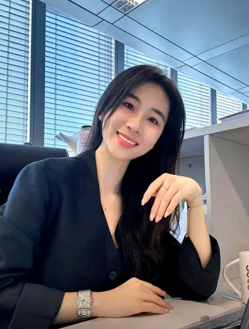 今天跟离异的表妹喝下午茶，顺口问了句“啥时候考虑再找个伴儿”。她搅着咖啡叹了
