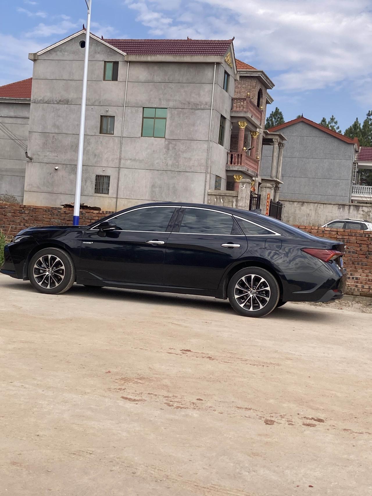 亚洲龙开着怎么样？实话实说，开了三年了，优缺点都很明显优点1，空间不错，前