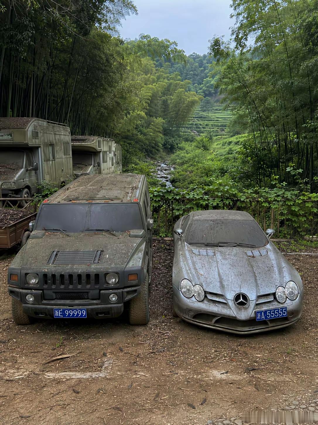 这两辆车哪怕随便送去洗洗，都能值不少钱，就这么放着积灰，真是纯粹浪费了。