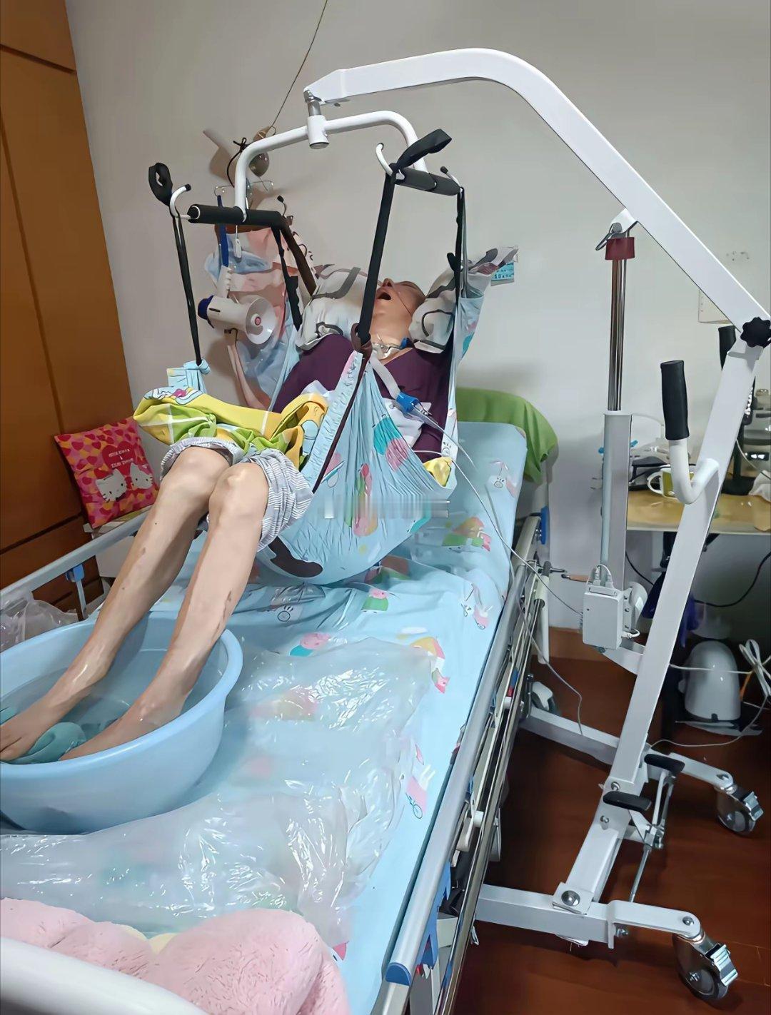 看完这张图想结婚生娃了！你看视频的老人家好可怜，子女都不在身旁的！