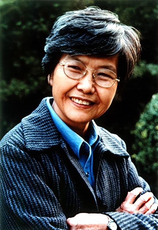 1968年，“敦煌的女儿”樊锦诗，打算去武汉生孩子，然而领导却不给批假。在敦煌生