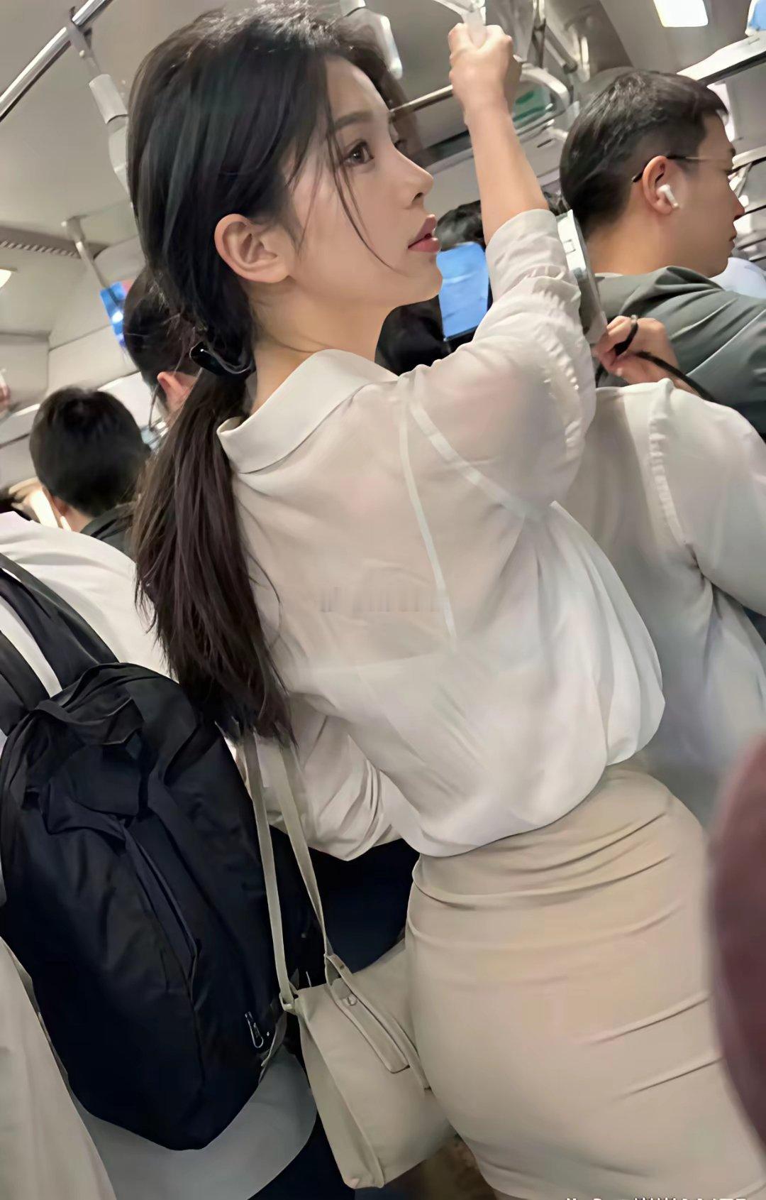 她俩是同一个人吗？
