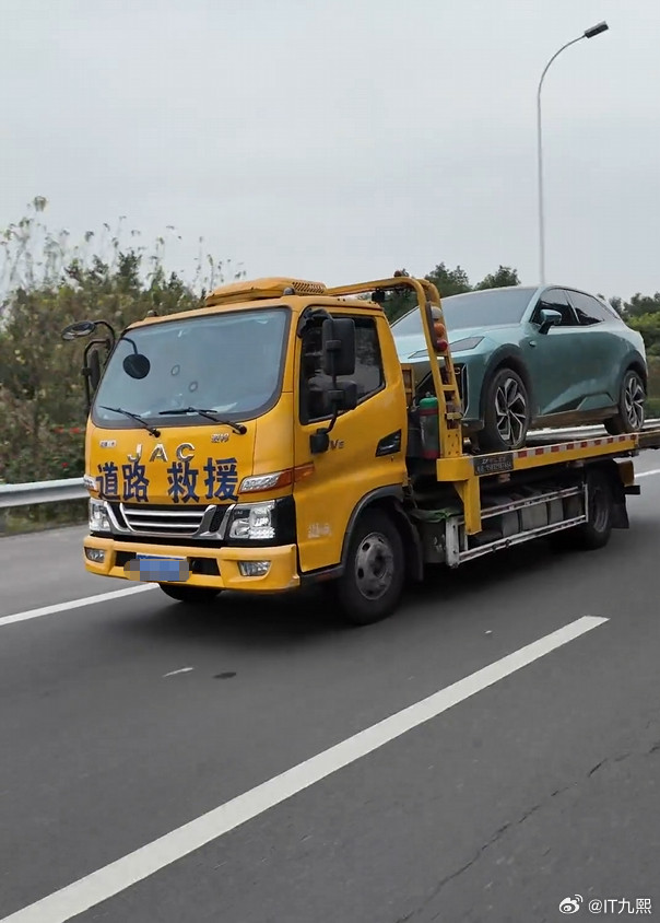 人车分离春节返乡模式火了谁懂长途返乡的痛！开上千公里累到虚脱，高速堵到怀疑人生…