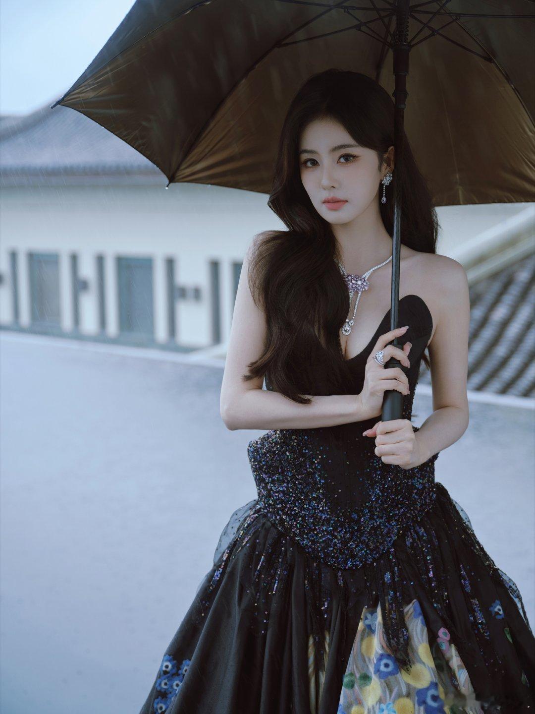 白鹿晚宴活动造型出图白鹿晚宴活动造型真太美了，美到失语！女神驾到，这状态绝了吧[
