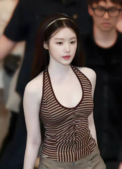 叶舒华肉肉的身材，皮肤白白嫩嫩的好性感好女人​​​