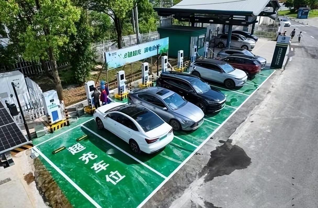 跑了600公里国庆长途我才想明白：电车省的只是电费，油车或者HEV混动，关键时刻